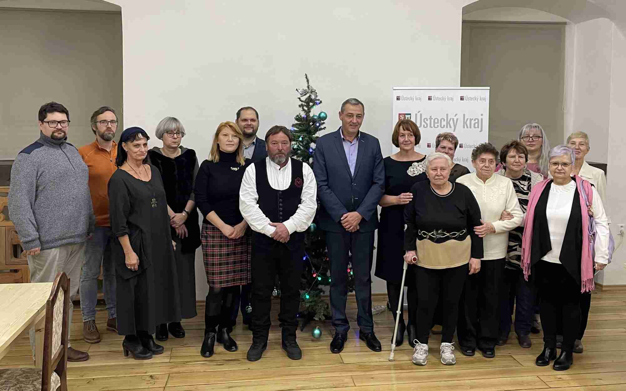 Chomutovský Klub šité krajky převzal ocenění Zlatý džbánek za zachování a rozvoj lidových tradic 
