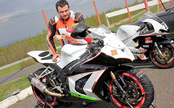 Tomáš Zajíc z Moto Most Clubu jede v neděli závody série Racetrack v Mostě. Foto: www.e-mostecko.cz