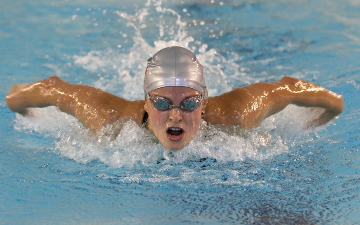 Simona tentokrát ovládla motýlkářskou a kraulařskou stovku. Foto: Slavie Chomutov simona36