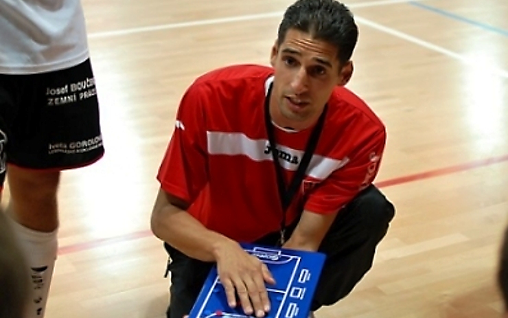 Trenér Gorol byl s prvním výsledkem navýsost spokojen. Foto: Betis Kadaň gorola1710