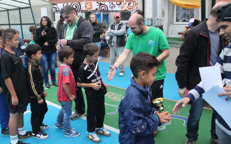 Děti ukázaly velkou chuť do hry, jejich nasazení, zápal a emoce byly ukázkové. Foto: Ladislav Chlíbek pouličníturnaj210