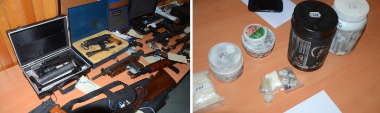 Kromě zbraní našli policisté i drogy. Foto: e-chomutovsko.cz Kromě zbraní našli policisté i drogy. Foto: e-chomutovsko.cz