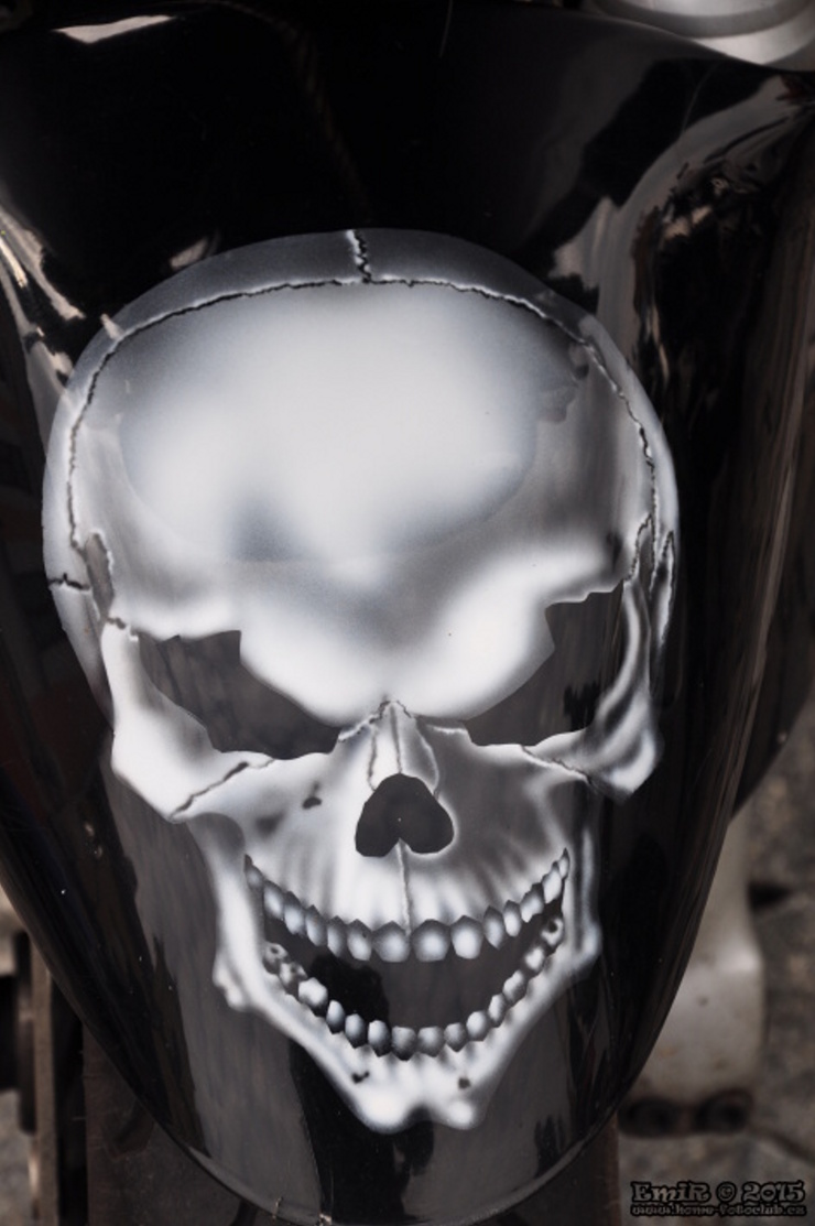 Stovky motorkářů se sjely do Kadaně. Zdroj: www.home-fotoklub.cz Stovky motorkářů se sjely do Kadaně. Zdroj: www.home-fotoklub.cz