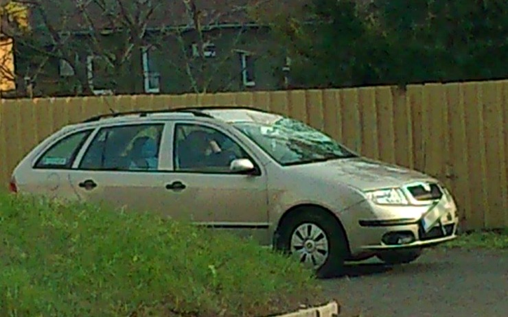 Poškozená fabia po havárii. Foto: Daniel Hrubý Poškozená fabia po havárii. Foto: Daniel Hrubý