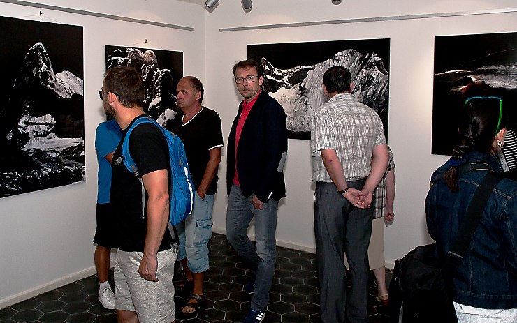Galerie Kryt při vernisáži Josefa Rakoncaje. Foto: Zuzana Havlíčková