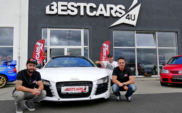 Tohle audi může být vaše, je zánovní. Foto: Oldřich Hájek