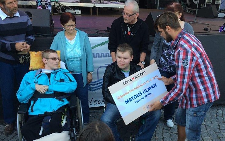 Matouš Ulman na Hornické pouti dostal poukaz od Milana Dzuriaka. Foto: Město Jirkov