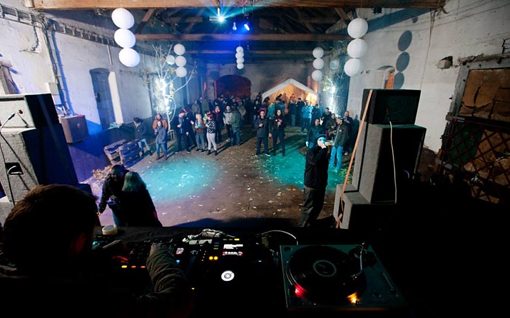 Festival v kulisách chomutovského nádraží. Foto: Miloš Štáfek Festival v kulisách chomutovského nádraží. Foto: Miloš Štáfek