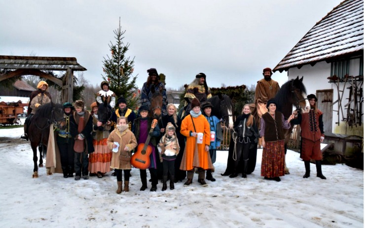 Tři králové s družinou. Foto: archiv město Chomutov Tři králové s družinou. Foto: archiv město Chomutov