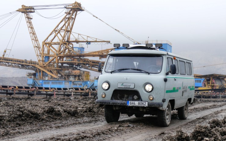 Terénní mikrobus UAZ v lomu ČSA. Foto: Oldřich Hájek