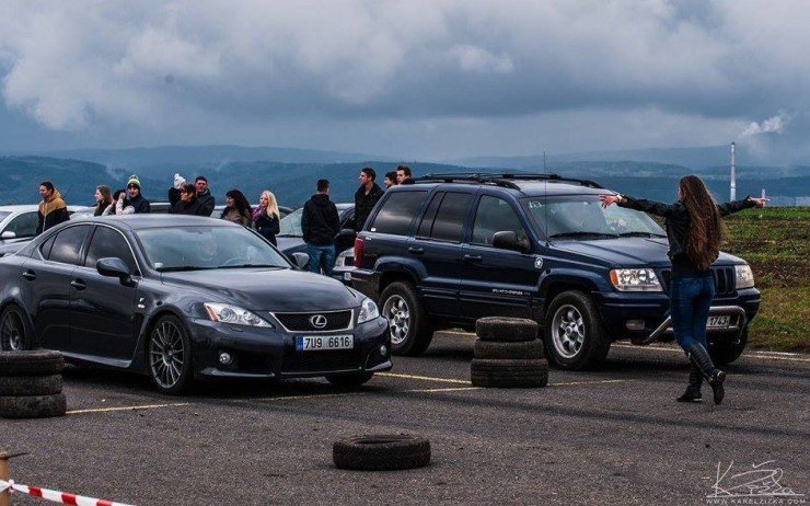 Letiště u Března u Chomutova nabízí bezpečný uzavřený prostor. Foto: archiv DCC Letiště u Března u Chomutova nabízí bezpečný uzavřený prostor. Foto: archiv DCC