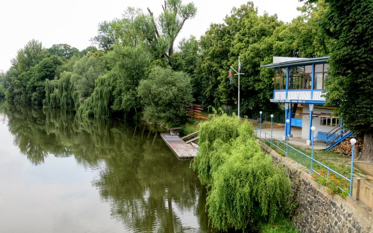 Řeka Ohře v Lounech. Foto: Oldřich Hájek