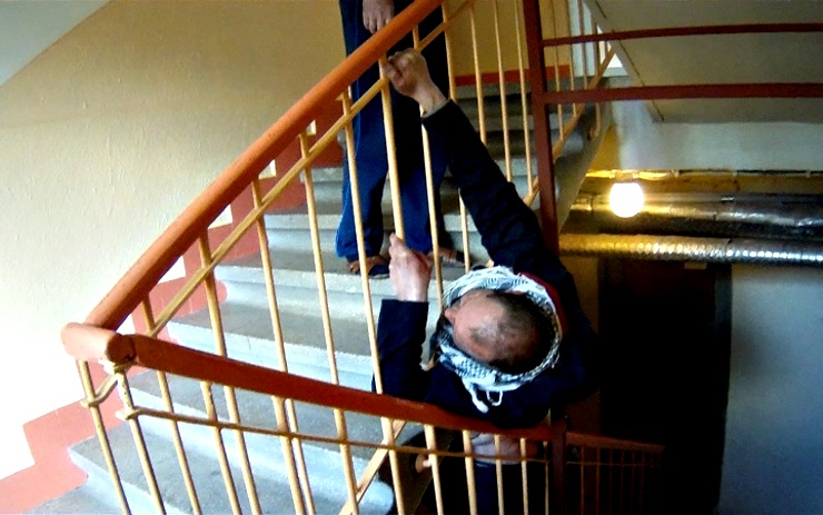 Zaklíněný muž. Foto: Měp Kadaň Zaklíněný muž. Foto: Měp Kadaň