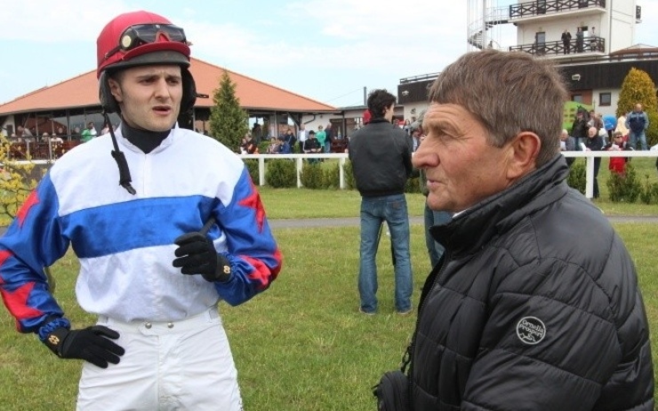 Josef Váňa se v Mostě ochotně rozpovídal o svém vztahu k závodišti. Foto: Jan Vraný Josef Váňa se v Mostě ochotně rozpovídal o svém vztahu k závodišti. Foto: Jan Vraný