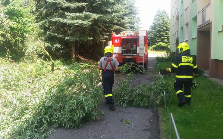 Jeden ze zásahů na Děčínsku. Foto: Tomáš Straka / edecinsko.cz