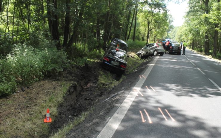 Následky dopravní nehody na silnici I/13. Foto: Policie ČR
