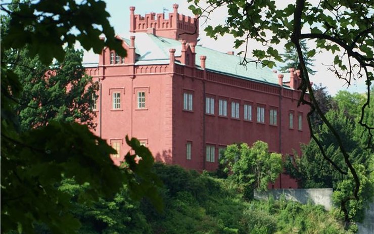 Oslavy budou probíhat na zámku, v parku a u řeky Ohře. Oslavy budou probíhat na zámku, v parku a u řeky Ohře.