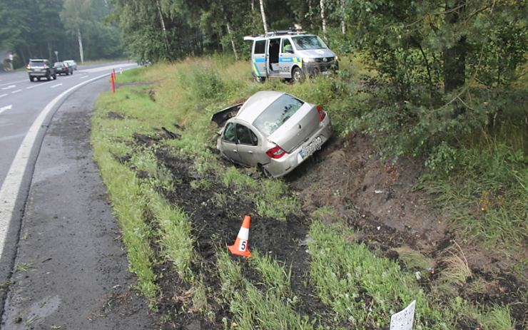 Havárie na silnici I/6. Foto: Policie ČR Havárie na silnici I/6. Foto: Policie ČR