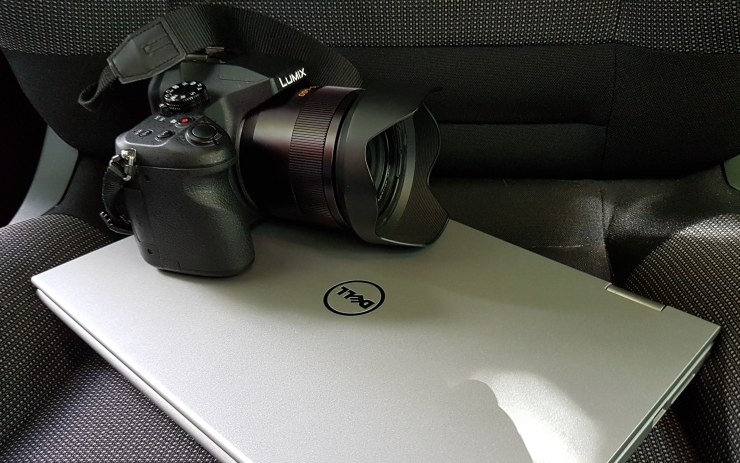 Věci na sedačce přilákaly pozornost zloděje. Ilustrační foto