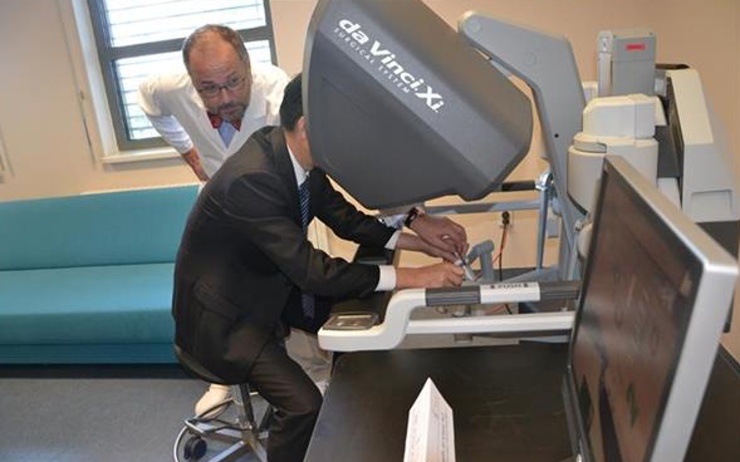 Zkouška na robotickém simulátoru. Foto: Krajská zdravotní