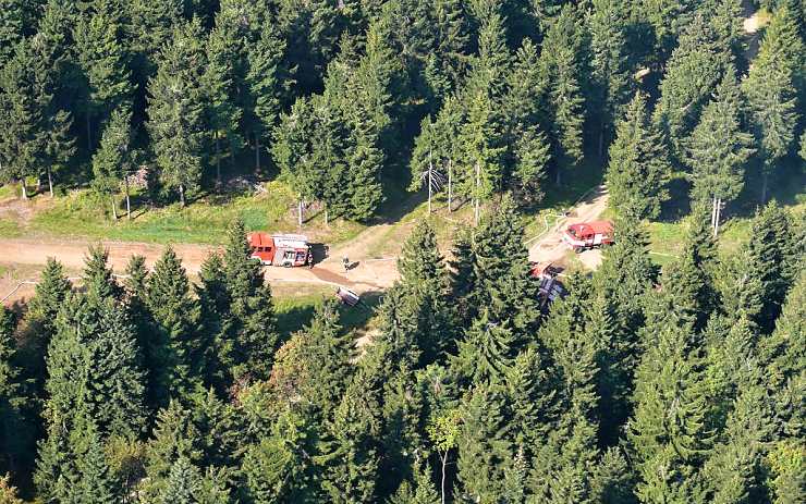 Cvičení hasičů z leteckého pohledu. Foto: HZS ÚK