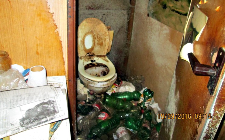 Zdevastovaný byt. Foto: 4xMěp Chomutov Zdevastovaný byt. Foto: 4xMěp Chomutov