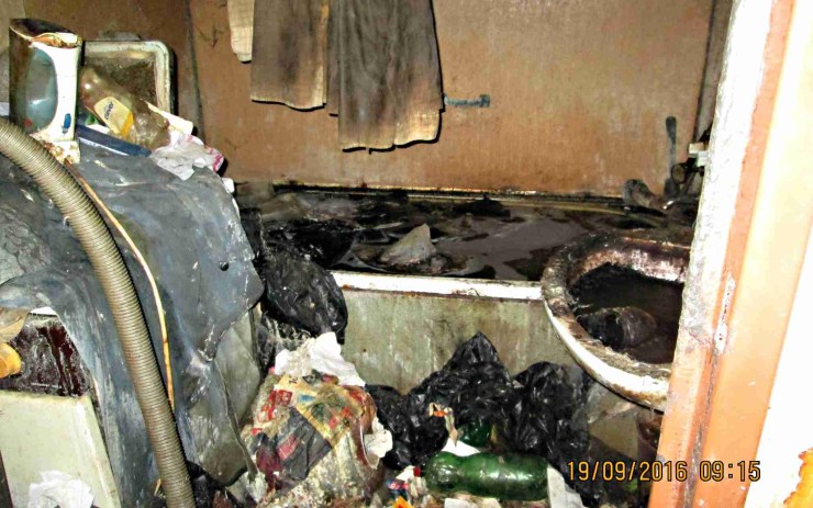 Zdevastovaný byt. Foto: 4xMěp Chomutov Zdevastovaný byt. Foto: 4xMěp Chomutov