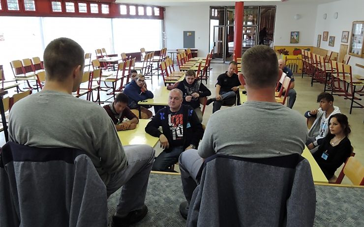 Debata s odsouzenými. Foto: Vězeňská služba ČR Debata s odsouzenými. Foto: Vězeňská služba ČR