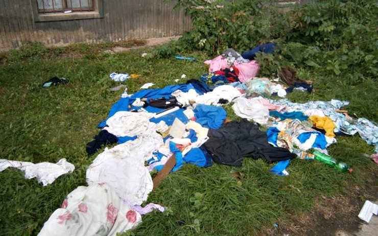 Nepořádek v ulici  Fr. Schmieda  Zdroj: Měp Jirkov