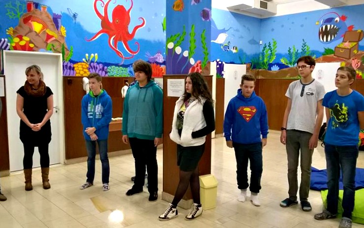 Vyzdobený vestibul bazénu. Zdroj: město Klášterec nad Ohří Vyzdobený vestibul bazénu. Zdroj: město Klášterec nad Ohří