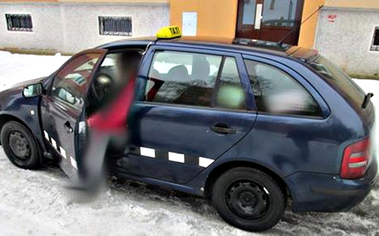 Kontrolovaný taxík. Foto: Měp Chomutov