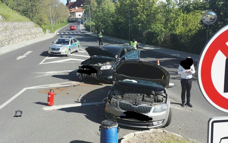 Na Strážišti se srazila dvě osobní auta