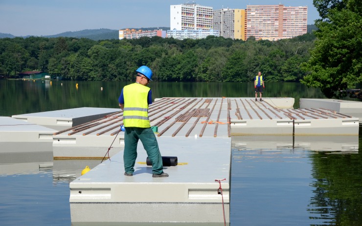 Na Kamencovém jezeře se už staví nové molo