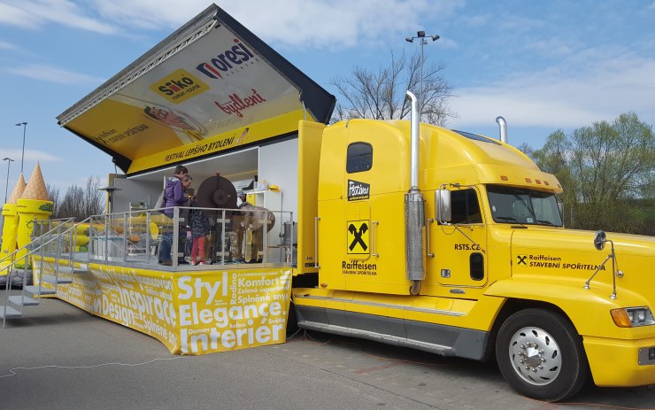 Žlutý kamion přiveze do Chomutova Festival lepšího bydlení
