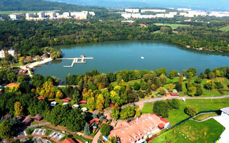 Architekti navrhnou, jak by mohlo vypadat Kamencové jezero
