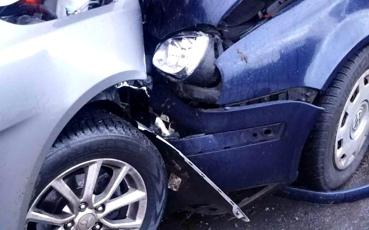Během silvestrovského víkendu se zranilo 16 lidí, na Chomutovsku se stalo devět nehod