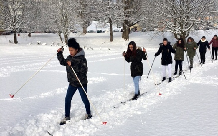 Díky projektu Start se školáci učí lyžovat