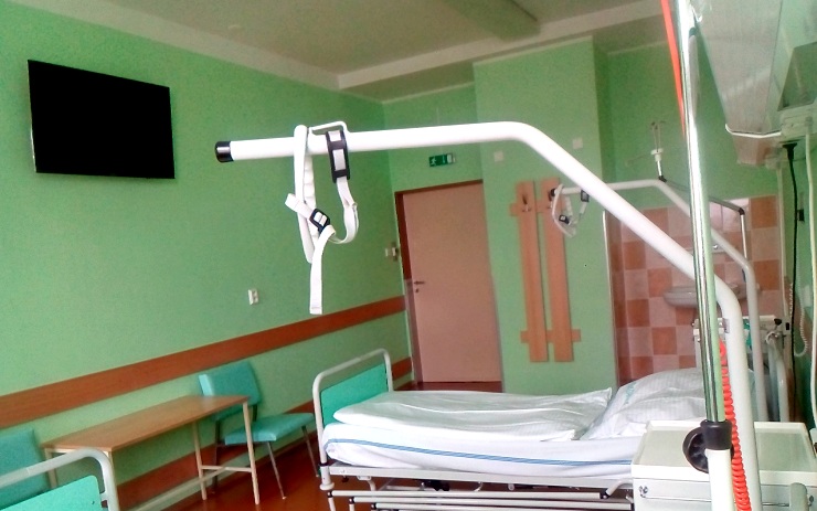 Interna v kadaňské nemocnici prošla rekonstrukcí, pacienti mají na pokojích televize