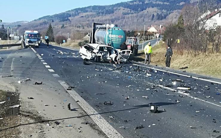 Vážná dopravní nehoda u Málkova! Silnice z Chomutova do Kadaně byla tři hodiny uzavřená