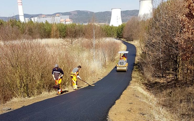 Na cyklostezce z Kadaně k prunéřovské elektrárně bude nový asfalt