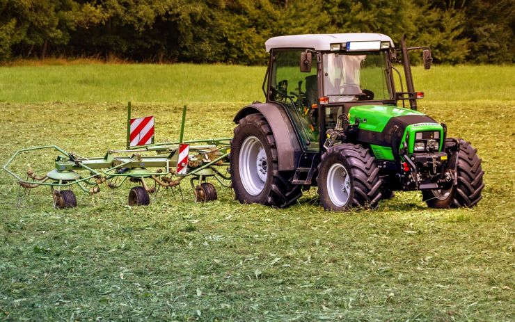 Hloupě naletěl. Muž zaplatil v červnu tučnou zálohu za traktor, stroj ani peníze dodnes neviděl