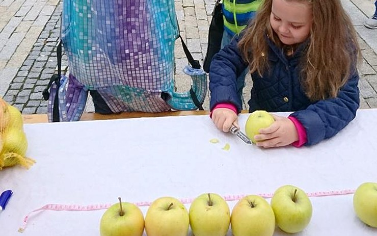 Jablečné slavnosti v Jirkově. Přijďte si nakoupit dobroty a zasoutěžit
