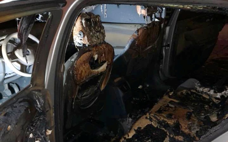 Policisté chytili pachatele, který zapálil auto náměstkovi primátora