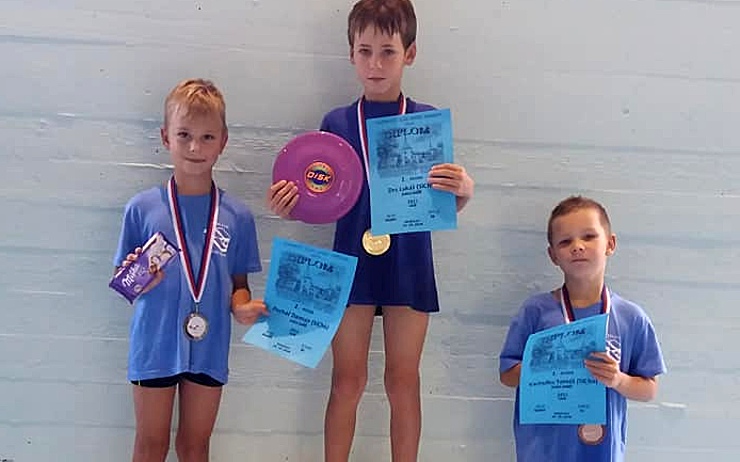 Nejmladší chomutovští plavci si zazávodili v Sokolově, doplavali si pro 29 medailí