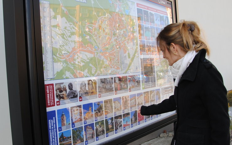 Turistům napoví mluvící mapa, k památkám je dovedou směrovky 