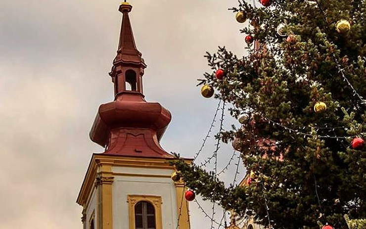 Rozsvícení stromečku, ohňostroj, andělé na chůdách...... Advent v Kadani začíná v sobotu