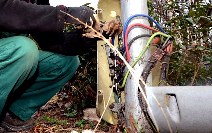 Kvůli zloději nesvítí v Klášterci některé pouliční lampy