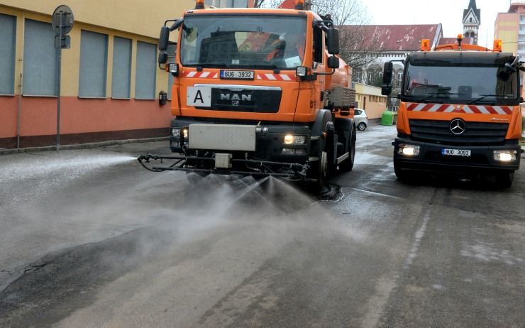 V Chomutově začíná tento týden čištění ulic. Upozorní vás na něj nová značka