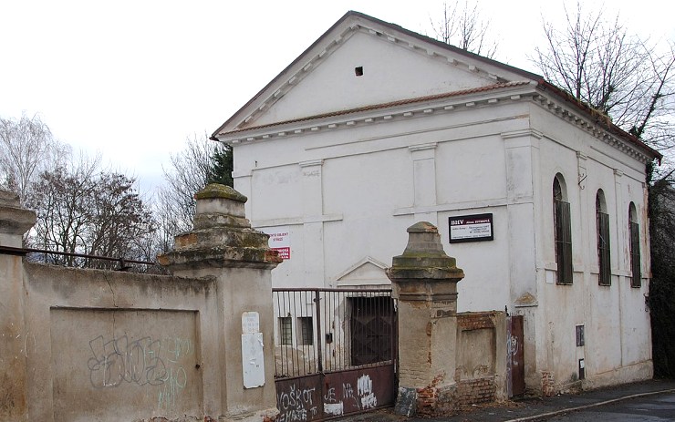 Jirkov bude žádat o dotaci na rekonstrukci synagogy. Oprava modlitebny může přijít až 14 milionů