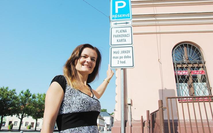 V Jirkově vznikla nová parkovací místa pro klienty městského úřadu